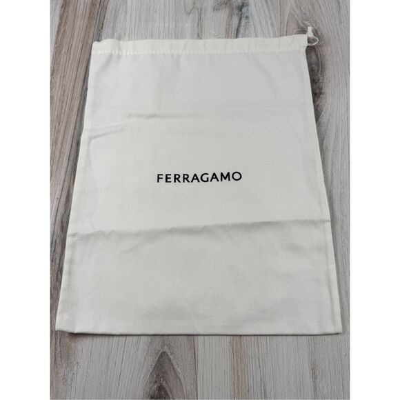 12”x15.25” Salvatore Ferragamo Dust Bag (Item# 0319) - Picture 1 of 4